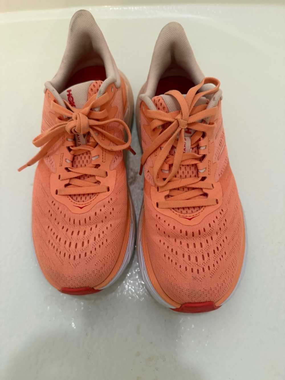 Hoka Arahi 5 Coral/Peach Women's Running Sneakers 7.5
